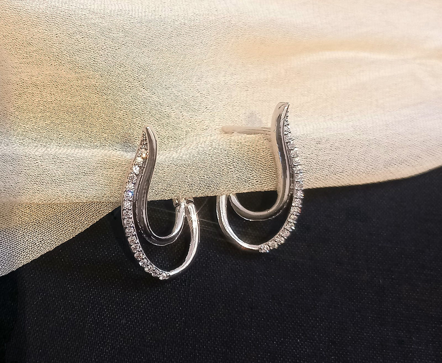 Graceful Curve Earrings
