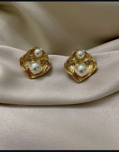 The Pearl Crush Earrings