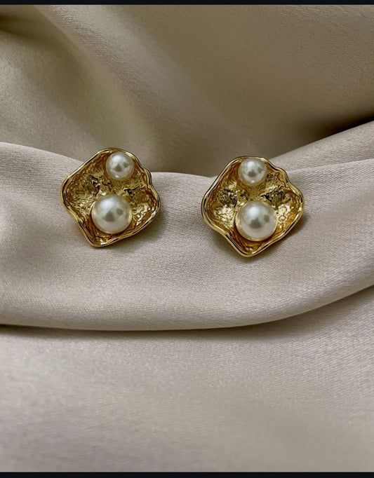 The Pearl Crush Earrings