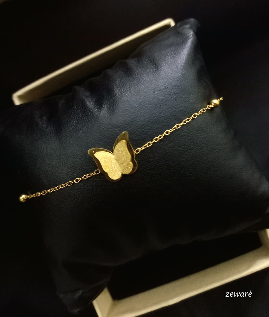 Fluttering Elegance Chain Bracelet