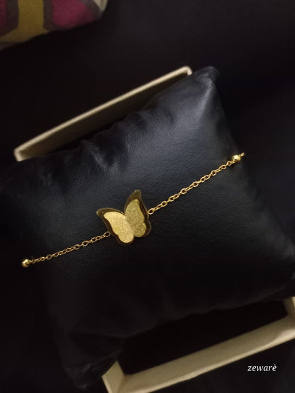 Fluttering Elegance Chain Bracelet