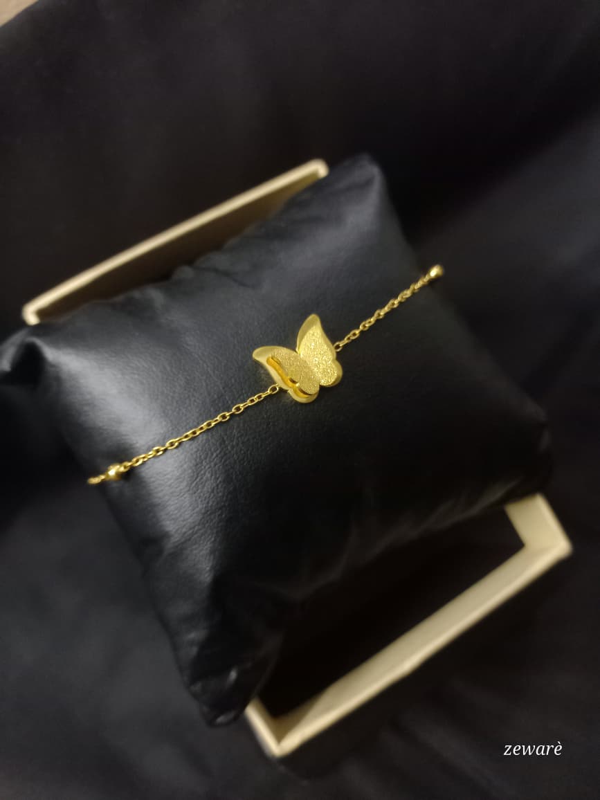 Fluttering Elegance Chain Bracelet